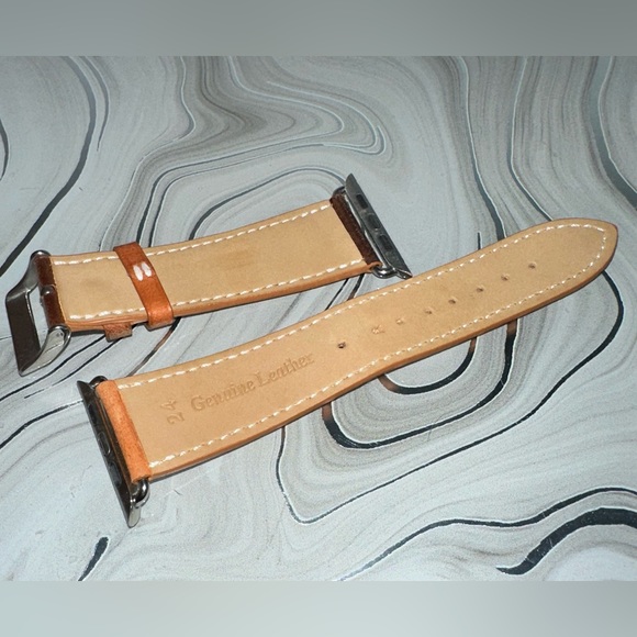 Leather Apple Watch Band - Picture 4 of 6